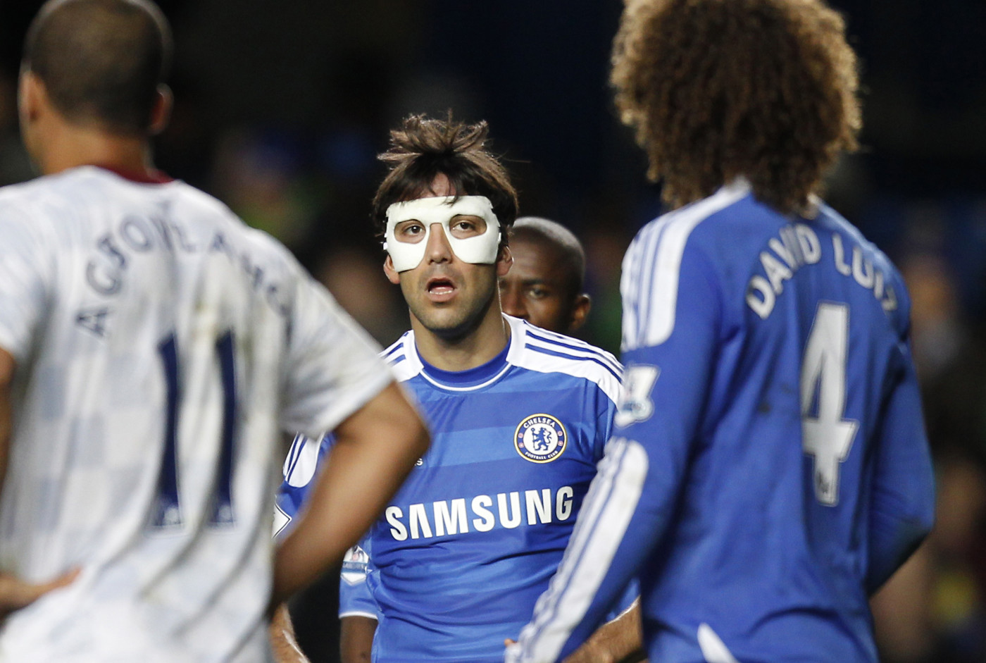 galleries/masked players/ferreira_mask